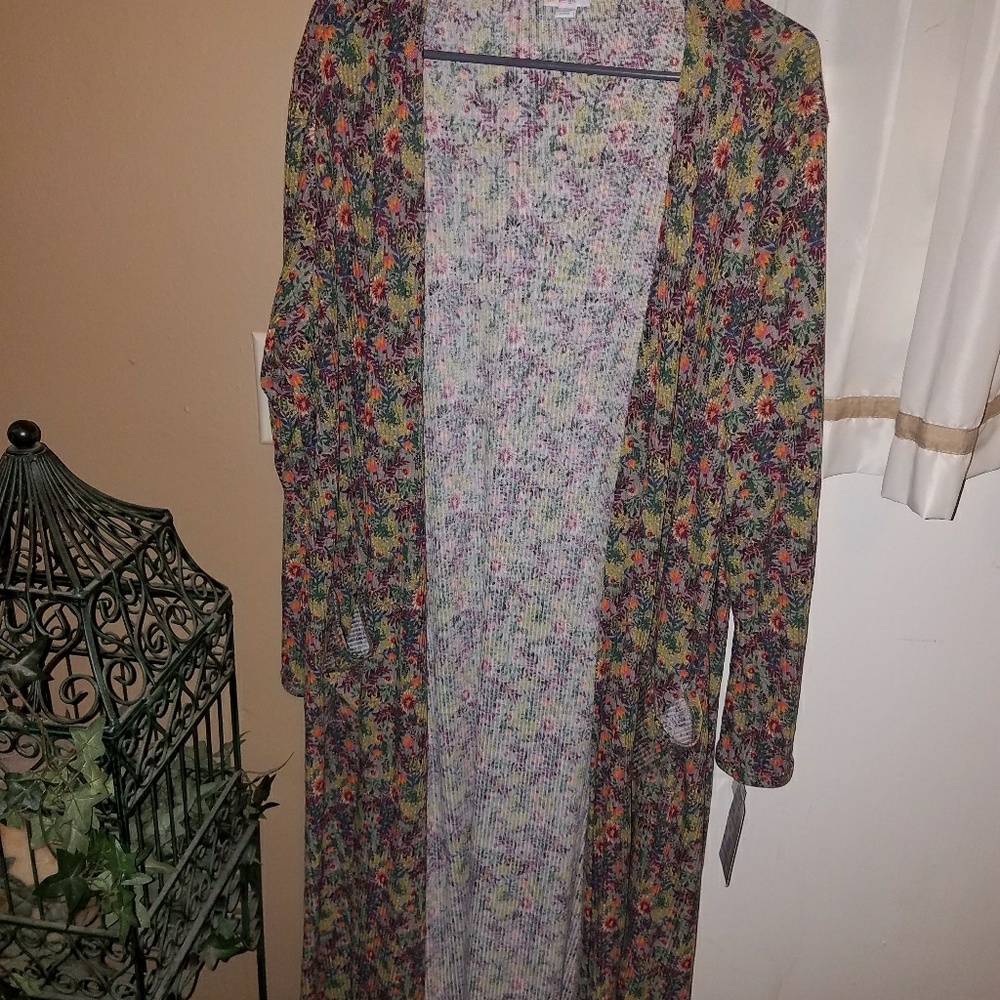 Xl lularoe sarah